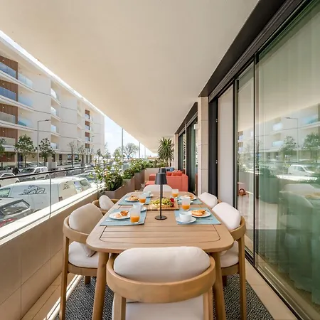Riva Waterfront Apartament *