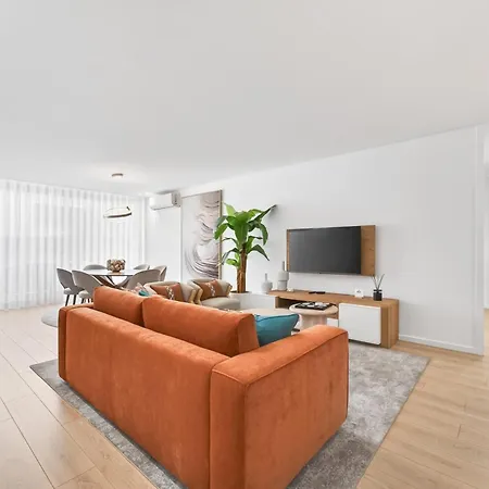 Riva Waterfront Apartament *