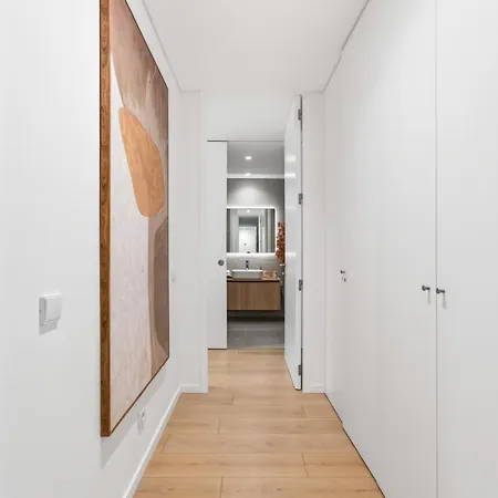 Riva Waterfront Apartament