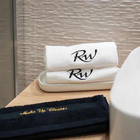 Riva Waterfront Apartament *